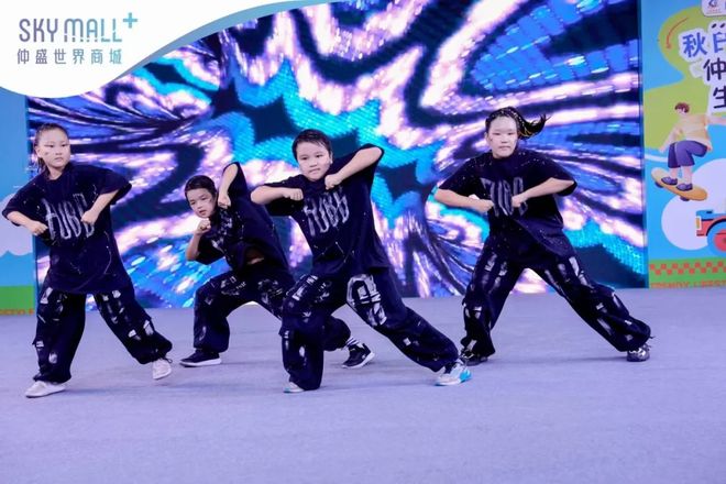 大赛暨“舞力全开”健身舞蹈赛圆满收官开元ky棋牌2025上海市健身排舞(图5) 大赛暨“舞力全开”健身舞蹈赛圆满收官开元ky棋牌2025上海市健身排舞(图5)