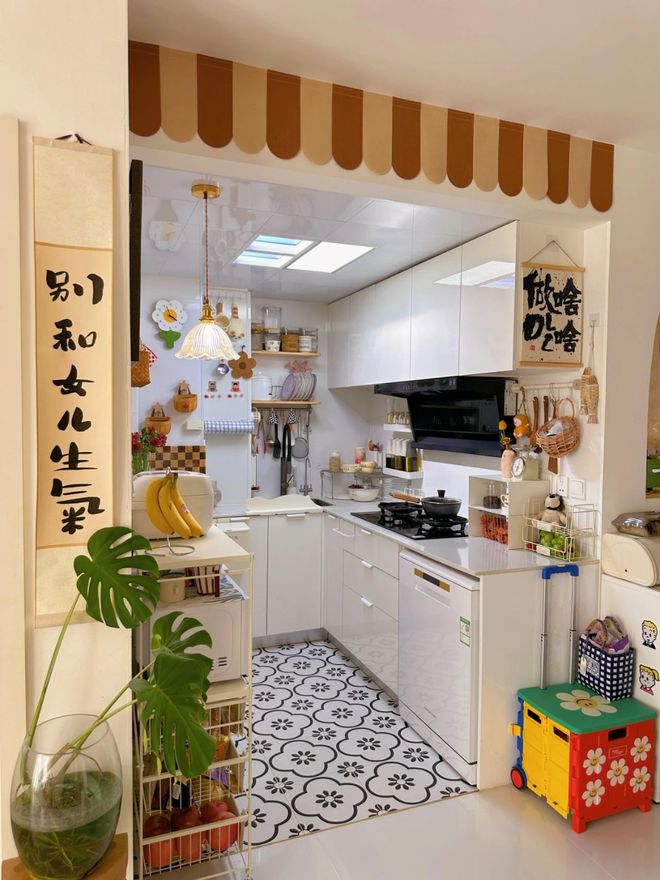 老破小”但是看完装修我立马闭嘴了开元棋牌上海一家四口挤在40平“(图4)