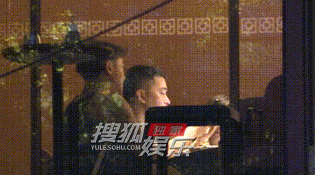 工作人员同席畅聊氛围轻松融洽ky开元棋牌黄子韬徐艺洋聚餐(图3)